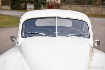 Jaguar XK120 Coupe - 12