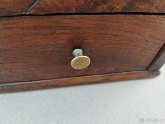 Obrovský velice zajímavy a velmi starý mlýnek na kávu - 12