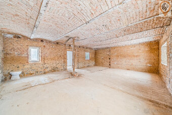 Dům s potenciálem k rekonstrukci - 12