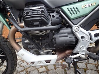 MOTO GUZZI  V 85 TT E5 - 12