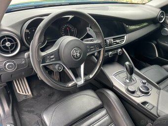 Alfa Romeo Giulia Q4 Veloce - 12