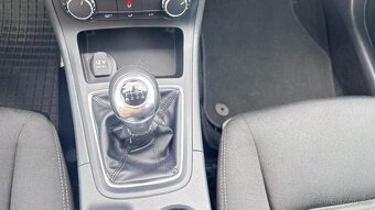 Mercedes Benz B180 1,6i  rv2012 - 12