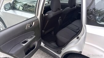 Subaru Forester 2.0 benzín - 12