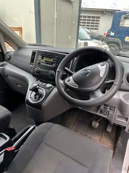 Nissan E-NV200 - 12