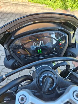 Triumph Street Triple 765 RS - 12