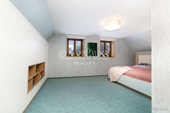 Prodej luxusní vily [462 m2] s rodinným domem pro hosty [100 - 12