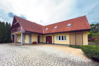 Prostorný dům se dvěma jednotkami a vzrostlou zahradou - 12