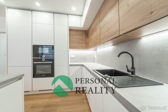 Úsporný a prostorný RD, 6+kk, 183 m2 v obci Jenštejn - 12