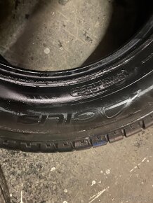 Pneu zimní pneumatiky R16 dodávka 225/65 C - 12