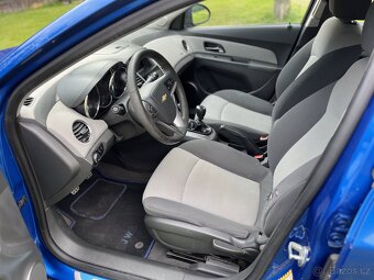 Chevrolet Cruze 1.8i 16V (104 kW) – sedan, r. 2010, STK 2/20 - 12