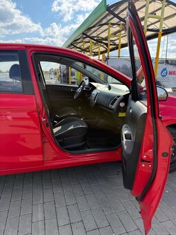 Hyundai i20 1.2i 57 kW + LPG, r. 2011, 121 666 km - 12