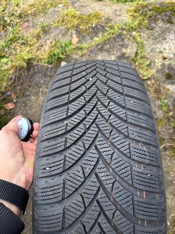 7,5mm Zimní  VW Passat B8 215 55 17 5x112 R17 - 12