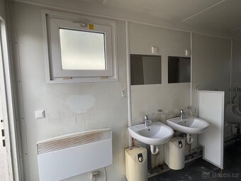 WC / sanitární kontejner / 5x pisoár / 4x WC - 12