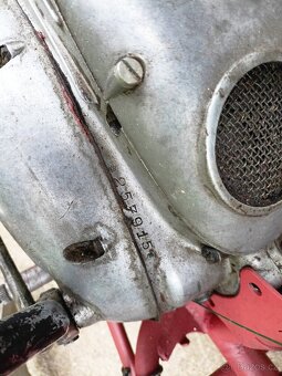 ČZ 125c export červena verze - 12