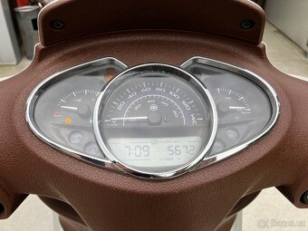 Skútr Piaggio Medley 150 - 12