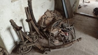 Auto veteráni součástky - 12