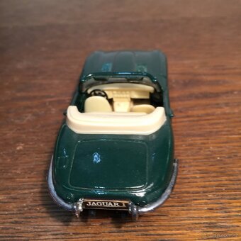 Mc Toys Mercedes Benz 500 SL + Jaguar E Cabriolet - 12