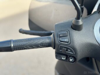 Piaggio Beverly S 300 - 12