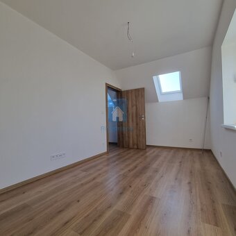 Prodej bytu 4+1 Praha, ulice Pplk. Nováčka, 135 m2 - 12