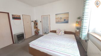 Rodinný dům se stodolou a uzavřeným dvorem, Poběžovice, okre - 12