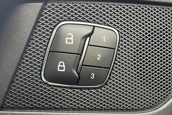 Ford S-MAX, EcoBlue 2,0TDI 176KW -Servisován-webasto - 12
