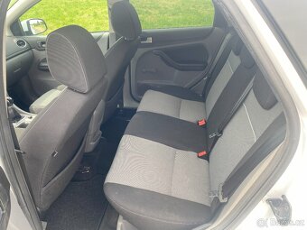 Ford Focus 1.6 MK2 Facelift - 12