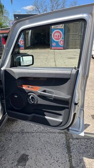 Jeep Commander USA verze - 12