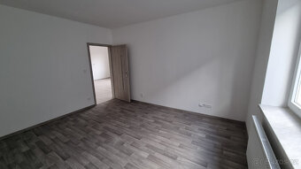 Luxusní byt 4+KK, 108 m2, centrum města, po rekonstrukci - 12