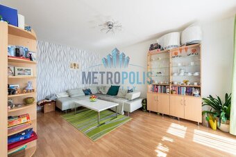 Prodej světlého bytu 3+1 s lodžií – 81 m², Praha – Horní Měc - 12