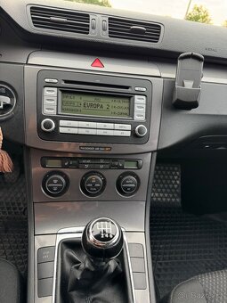 Volkswagen Passat b6 2.0 TDI 103kw - 12
