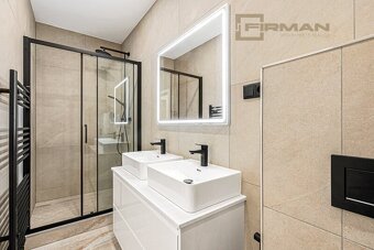 Prodej nadstandardního bytu 2kk + pracovna s parkovacím míst - 12