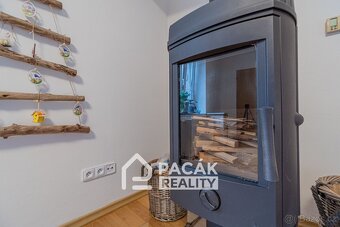 Prodej zrekonstruovaného rodinného domu o dvou bytových jedn - 12