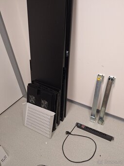 RACK 19" - Serverová skříň + teleskop. ližiny... - 12