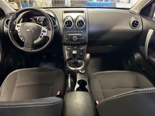 Osobní automobil Nissan Qashqai 2.0 4WD - 12