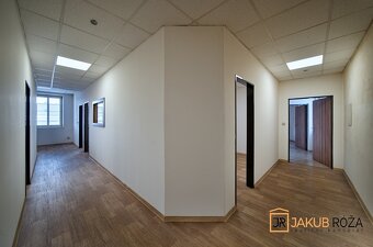 Pronájem kanceláře 159 m² - 12