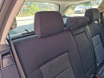 Mercedes E200 - 12