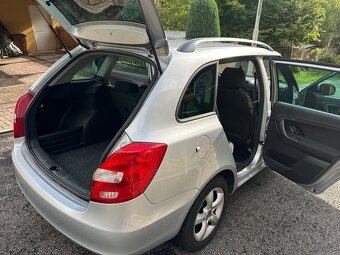 Fabia 2 kombi 1.2tsi klimatronik alu tempomat edice family - 12