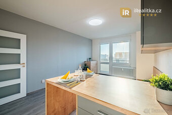 Prodej bytu 1+kk s lodžií, po rekonstrukci - Hradec Králové - 12