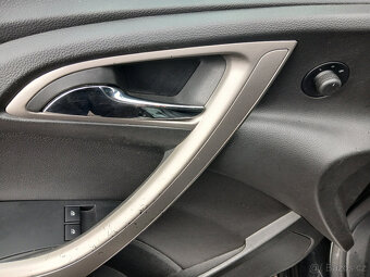 Opel Astra Com 1.6i Jen 98.000 Km serviska - 12