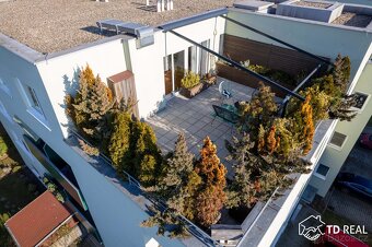 Luxusní 3+kk 139 m2 v nejvyšším patře včetně terasy 47 m2 a  - 12