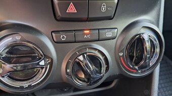 Peugeot 208, 1.2i / najeto 45 000 km 1.Majitel ČR - 12