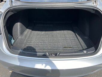 Tesla Model 3 USA - 12
