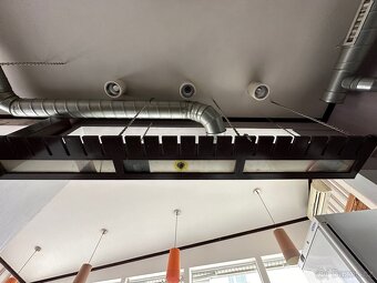Police a rampa na sklenice - restaurace - 12