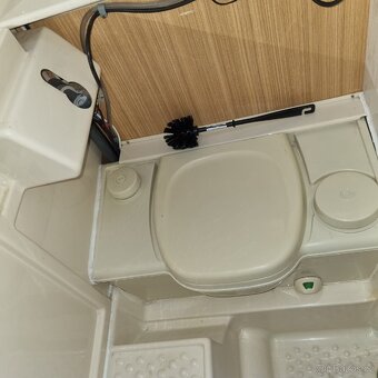 Prodám karavan DETHLEFFS BEDUÍN L pro 4 osoby - 12
