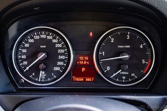 BMW 330d xDrive 3,0 TDI 170kW / SUPER STAV / - 12