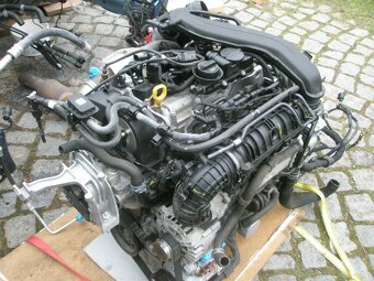 Díly ŠKODA Kamiq, zánovní - 1,5 tsi barva F9E Kendy - 12