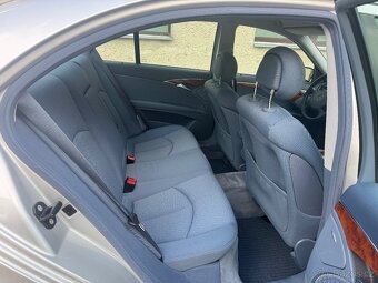 Mercedes E 240 V6 - 12