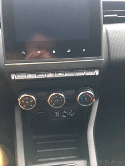 Clio V - 12