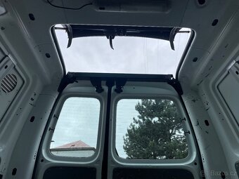 VW Caddy 1,9 TDi střešní okno - 12
