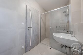 Pronájem podkorvního bytu 2+kk s balkonem v novostavbě v Bra - 12
